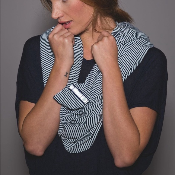 Lululemon Vinyasa Scarf Hyper Stripe Sea Mist Hero Blue Hero Blue Snap Multi Way - Picture 1 of 7